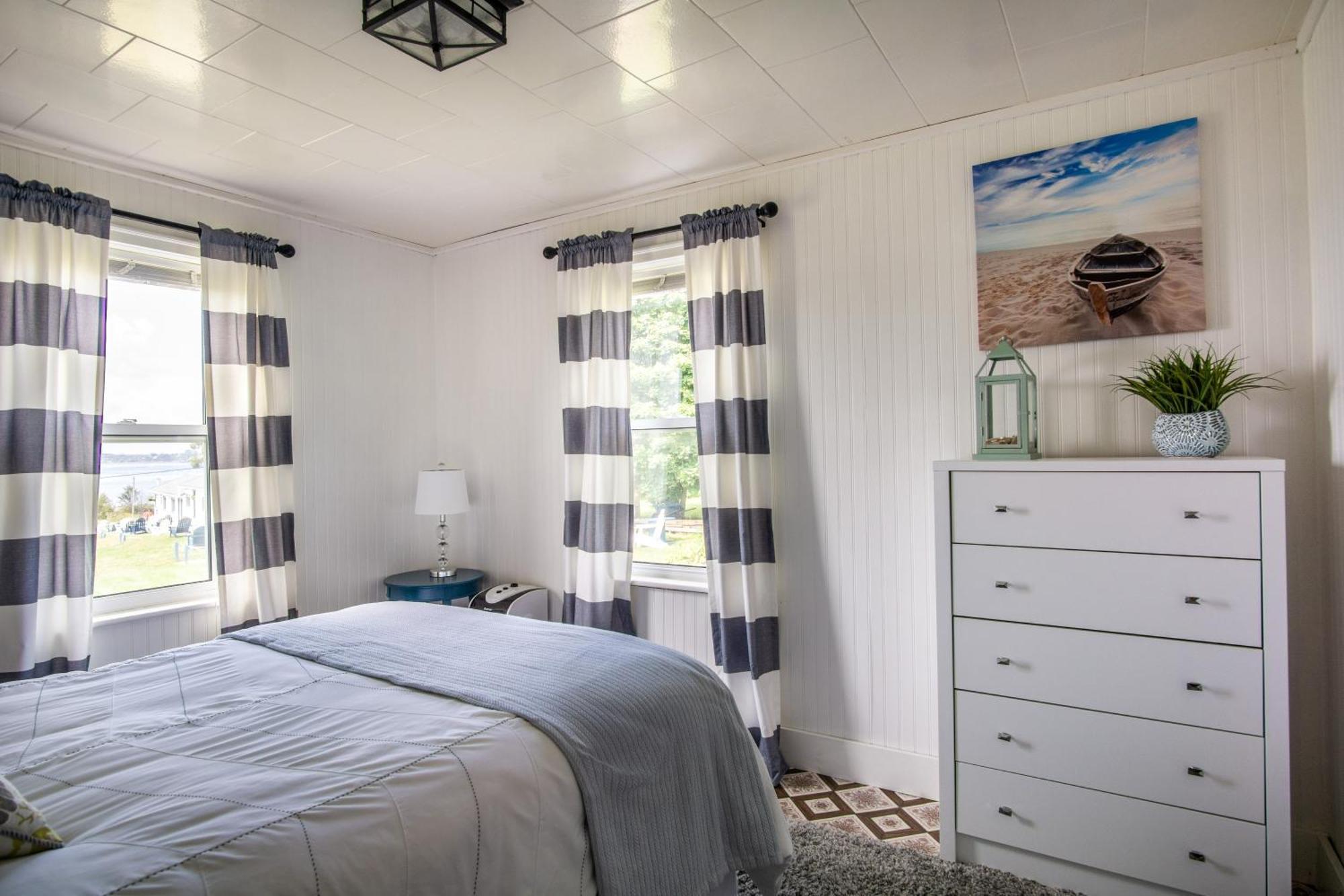 Friars Bay Inn & Cottages Welshpool Oda fotoğraf