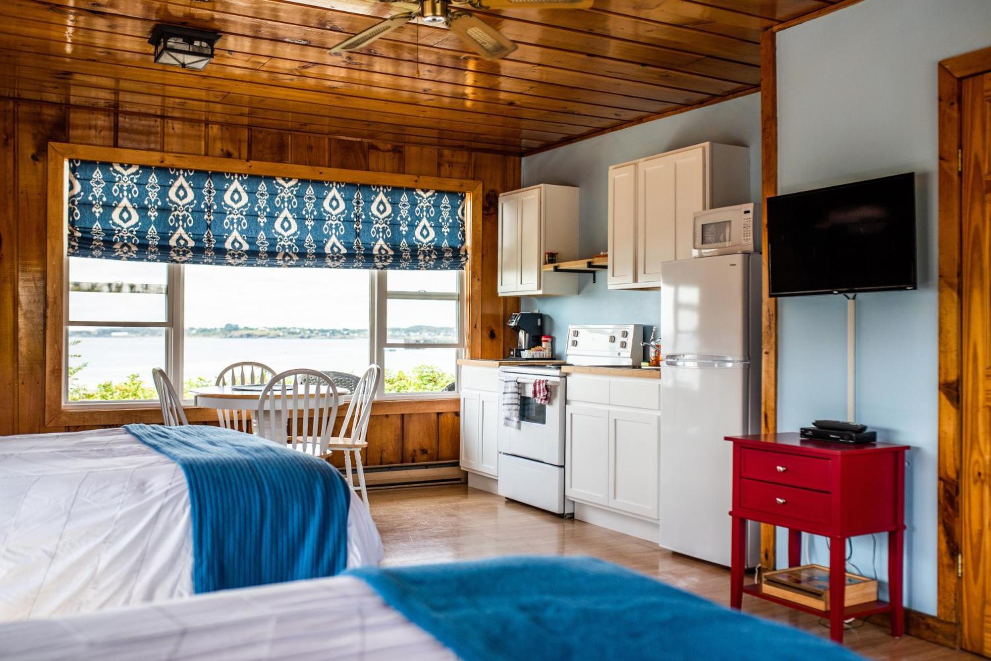Friars Bay Inn & Cottages Welshpool Oda fotoğraf